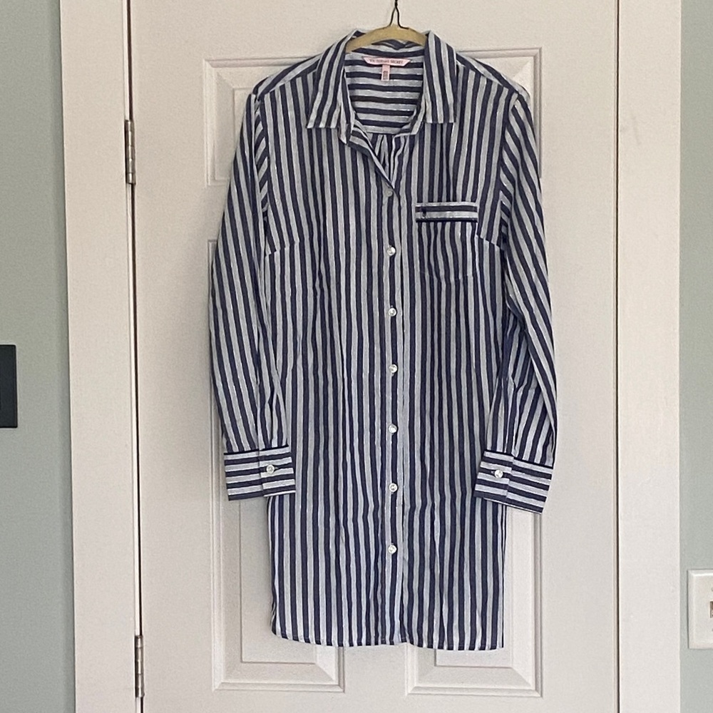 Victoria's Secret Women’s XS Navy and White Striped Sleep Shirt